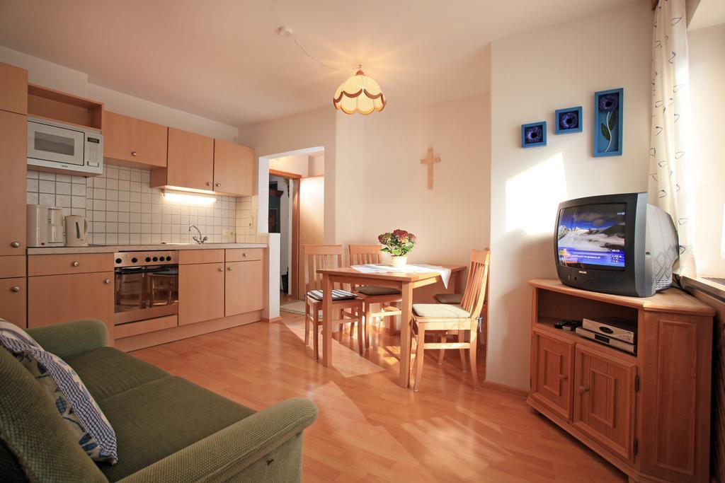 Appartement Gugghof à Hopfgarten im Brixental Chambre photo